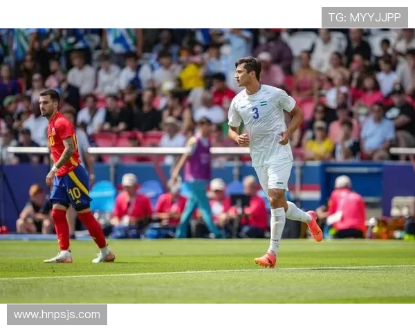 足球新星崛起，表现备受关注，展现出无限潜力。